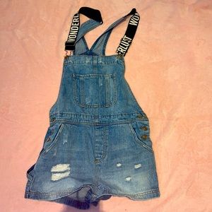 Denim overalls, forever 21, sooo cute